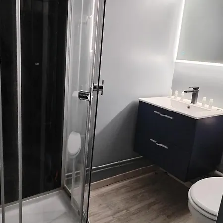 Au Bord De Apartment