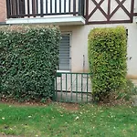 Au Bord De