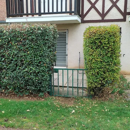 Au Bord De